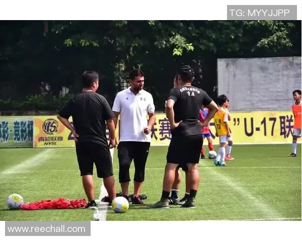 武汉足球队的意识提升与发展探讨聚焦足球文化与团队精神的建设